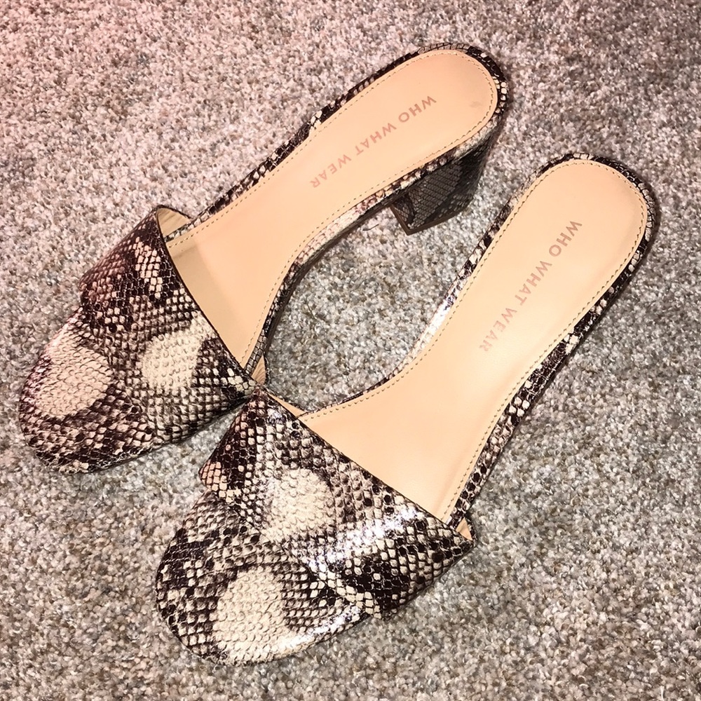 Snakeskin mini block heels!!